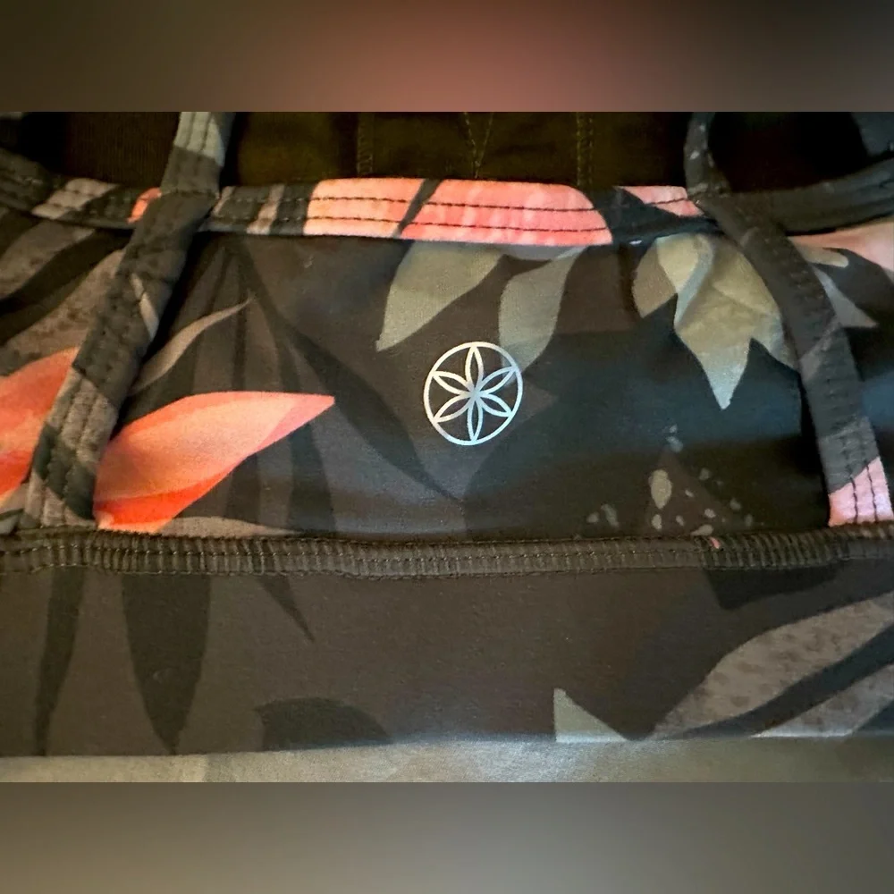 NWT Gaiam XS sports bra in a halter style straps w/ extra racer straps colorful - Picture 5 of 5